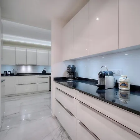 Ref 1429 - Croisette - Sea View For Rent *