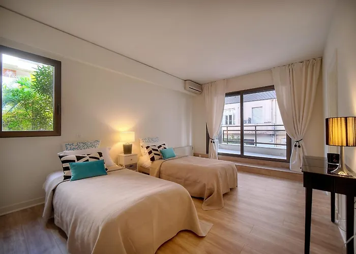 Appartement Ref 1429 - Croisette - Sea View For Rent Cannes