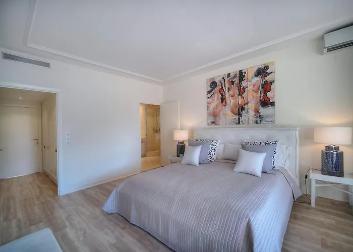 Ref 1429 - Croisette - Sea View For Rent * Cannes