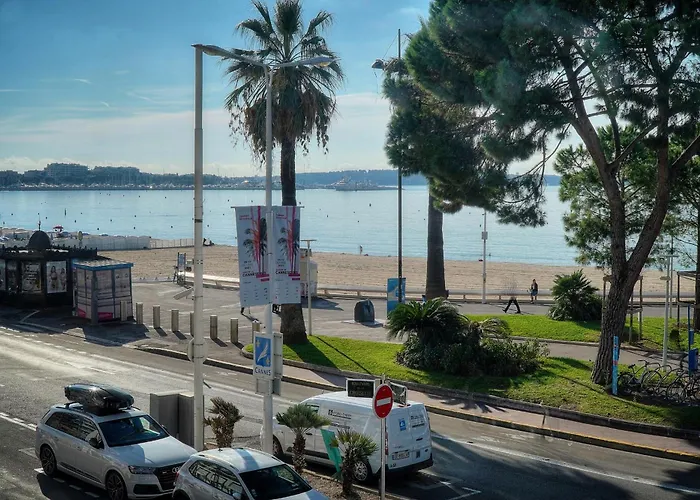 Ref 1429 - Croisette - Sea View For Rent * Cannes