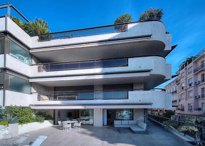 Ref 1429 - Croisette - Sea View For Rent * Cannes